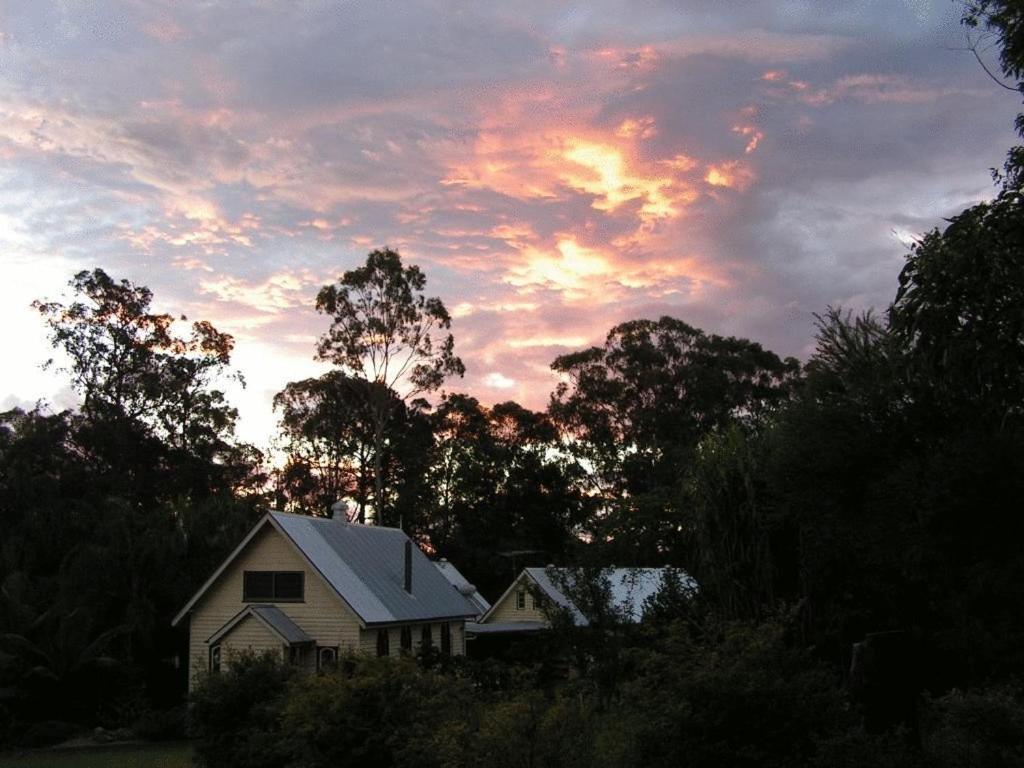 Glass House Mountains Ecolodge Exterior foto